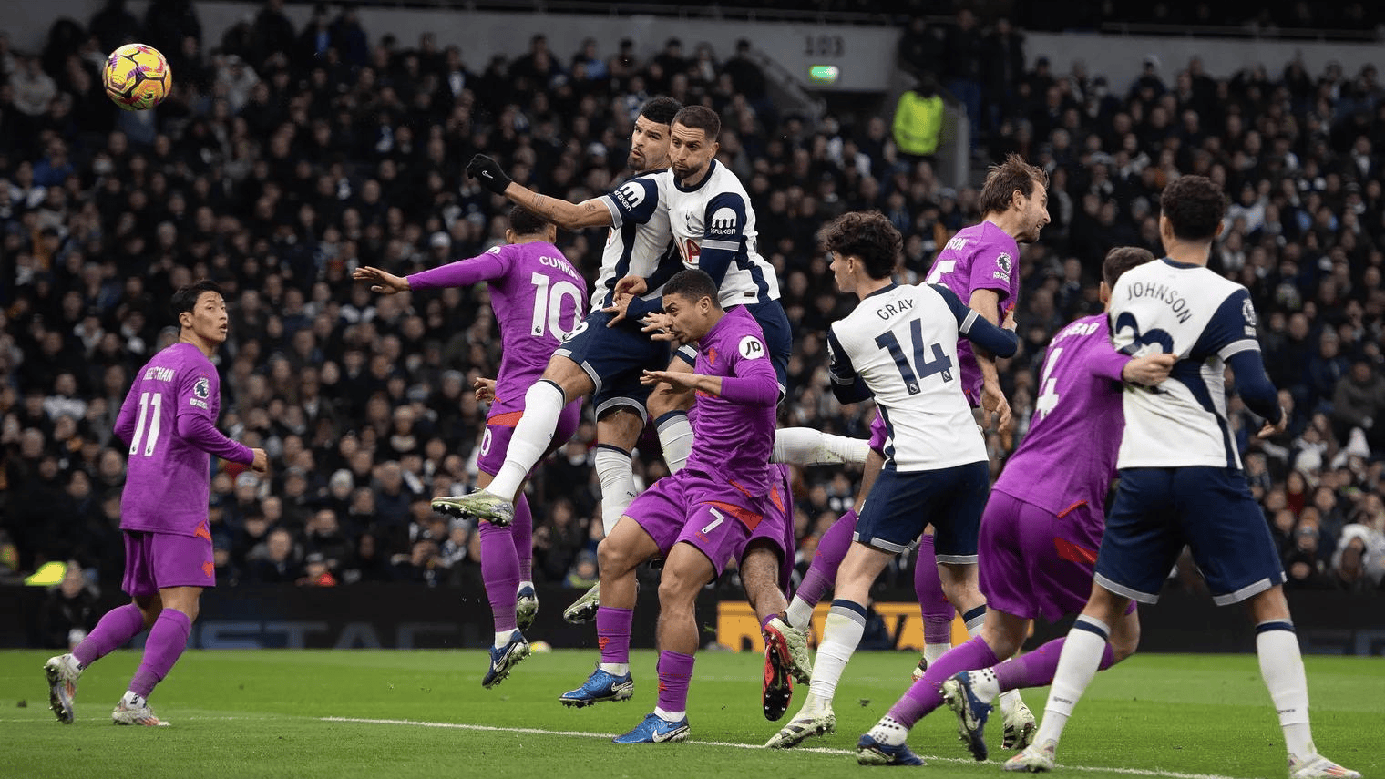 热刺在主场遭遇惨败，失去领头羊位置的简单介绍